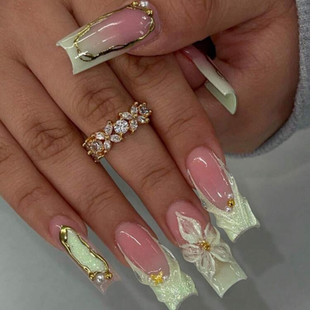 24pc Press On Nail Set from the Nail Bar 💅